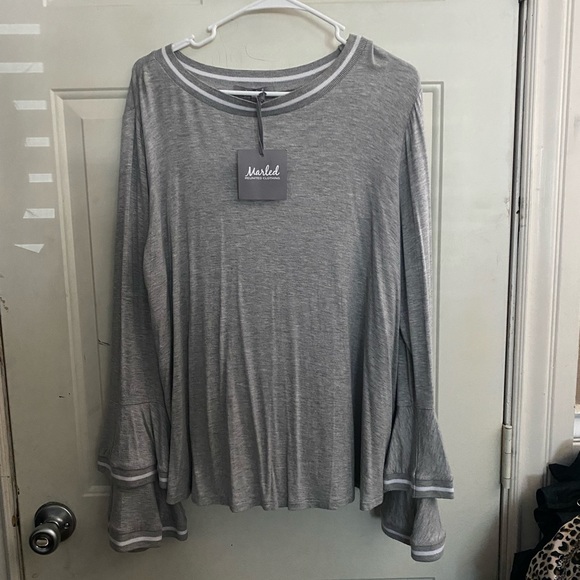 Blouse - Picture 2 of 3